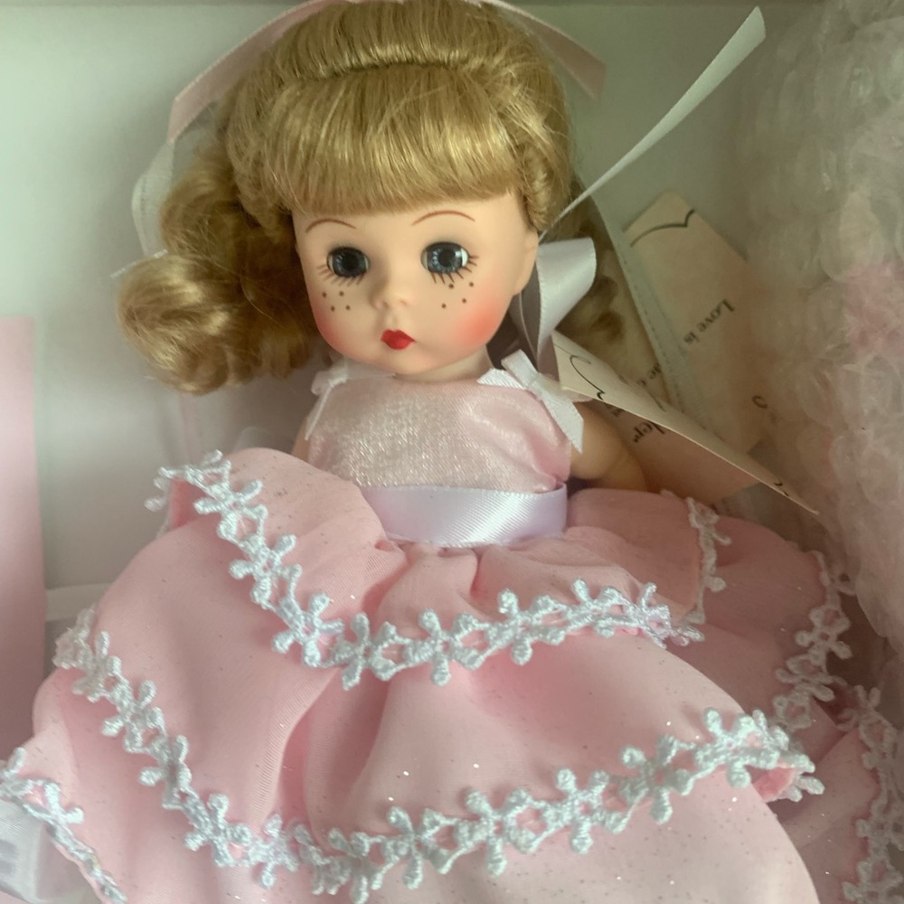 Madame Alexander Happy Birthday
